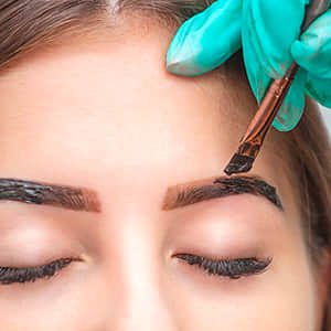 Diseño, depilación con hilo y tinte de cejas Diseño, depilación con hilo y tinte de cejas