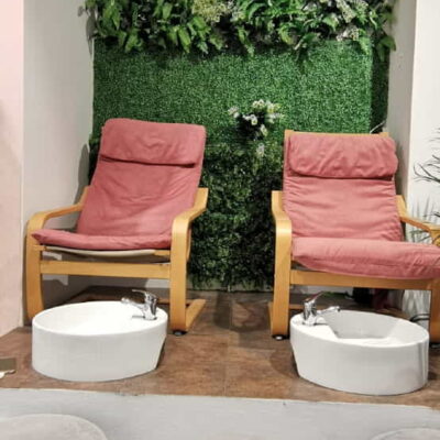 centro de estetica cejas pestañas y uñas