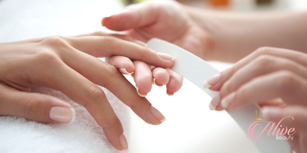 Manicura en Alive Beauty Majadahonda